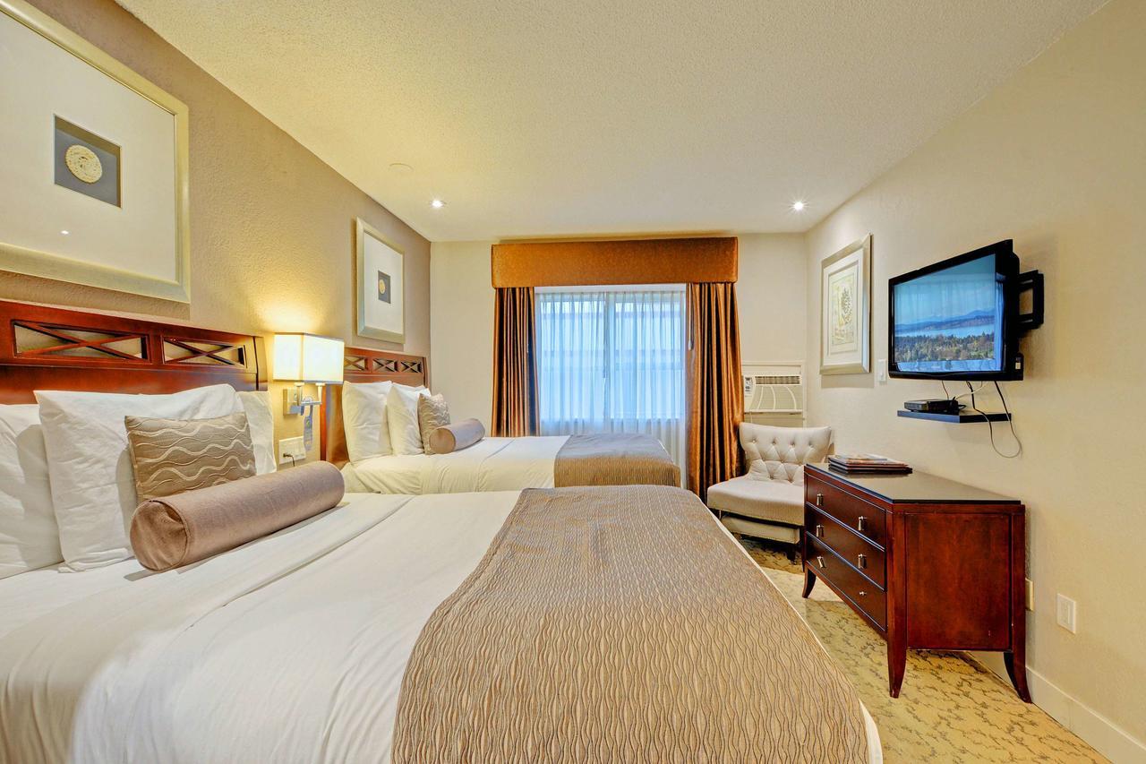 Red Lion Inn And Suites Victoria Saanich Exterior photo